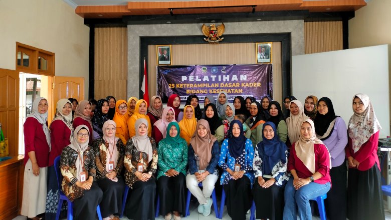 Pelatihan 25 Keterampilan Dasar Kader Bidang Kesehatan Desa Babadan Lor